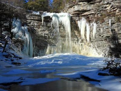 awosting Falls Frozen Pond