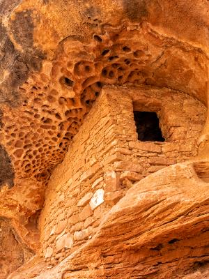 Honeycomb Ruin in Montezuma Canyon