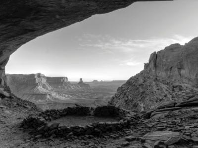 False Kiva Alcove B&W