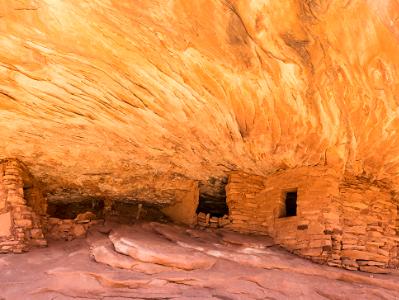 House on Fire Cliff Dwellings in Mule Canyon (click for full width)