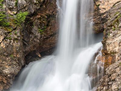 Silky Running Eagle Falls and Cavern