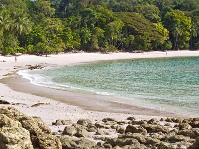 Playa Manuel Antonio Rocky Bay