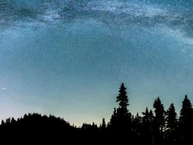 Milky Way over Hurricane Ridge (click for full width)