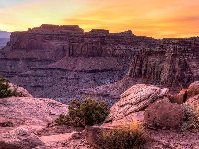 Sunrise Panorama over Shafer Canyon (Click for full width)