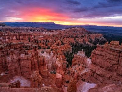 Hoodoos Await the Sunrise