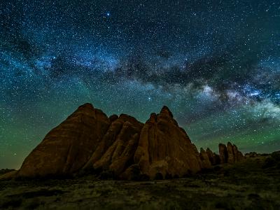 Sandstone Fins Air Glow and Milky Way