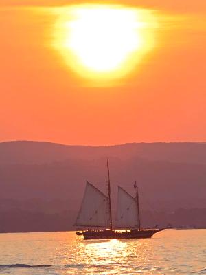 Hudson Schooner Sunset