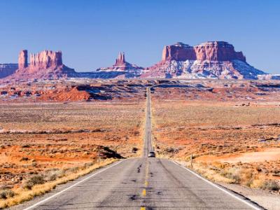 Road to Monument Valley